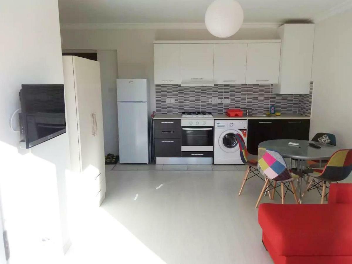 Long Beach Holiday Apartments Trikomo Екстер'єр фото